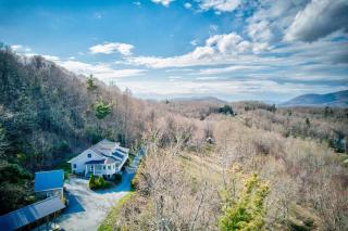 Hilltop Hideaway - 7