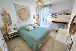 Bright apartment in Puget-sur-Argens - 1