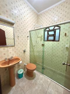 Fantástica Casa a Beira Mar com Piscina Aquecida Cobrado a Parte, Toboágua, Cascata, Hidromassagem, Salão de Jogos com Bilhar e Pebolim, Área Gourmet Coberta com Quiosque e Churrasqueira, 6 Quartos Sendo 4 Suites, 7 Banheiros, Garagem para 6 Carros, Wi-Fi - 4