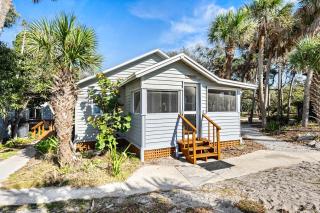 Gulf Front Escape with Private Deck, Sunporch & Beach Access - 2