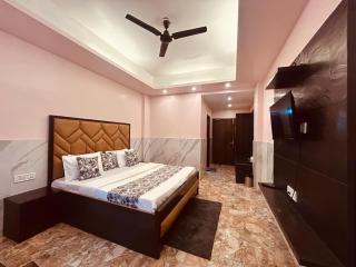 Sach Valley Resort and Hotel - Rooftop Restro, Balcony View - 7