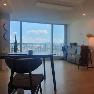 Apartment Bukhansan Hanok Village Goyang Kitex adjacent street with good view of Eunpyeong-gu, Seoul - 0
