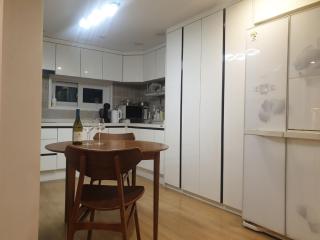 Apartment Bukhansan Hanok Village Goyang Kitex adjacent street with good view of Eunpyeong-gu, Seoul - 1
