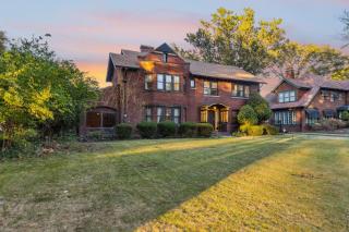 Steps to Edgewater - Sleeps 14 - Fun Game Room Retreat - 5