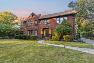 Steps to Edgewater - Sleeps 14 - Fun Game Room Retreat - 1