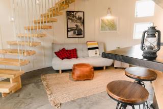 Clark Farm Silos - 5 Silo Mountain View Retreat - Kalispell - 3