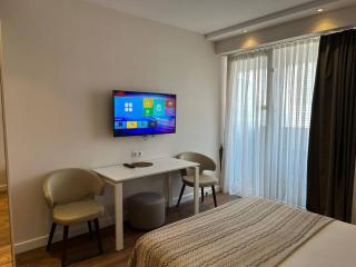 Alliance Palace Sea View Apartments - 3