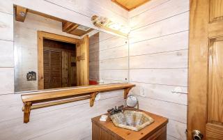 Peaceful Hillside Retreat with Panoramic Valley Views near Wineries in Newberg, Oregon - 2