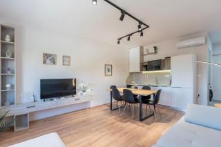 2BR at Artist's Palace - Skanderbeg Square Views - 4