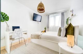 TOWER BRIDGE large 2 bed 2 baths - 9