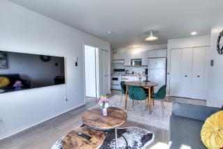 Comfy 2BR Pierrefonds Apt with included parking - 3