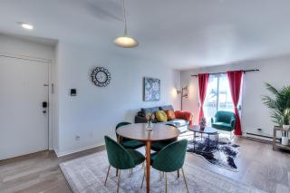 Comfy 2BR Pierrefonds Apt with included parking - 1