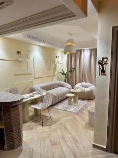 Downtown Feng Shui-style apartment with mountain view - 9