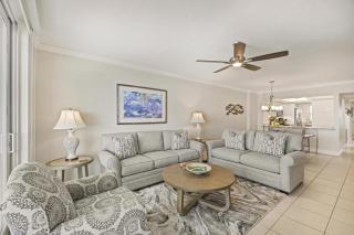 Beachfront condo with huge views/pools/tennis/grills - 6