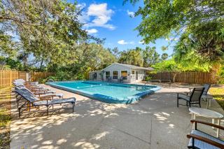 Gulf View Escape on the Beach with Lounging Deck - 3