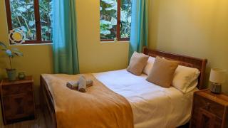 Casa Mandarina-Lush riverside cloud forest home- walk to town - 7