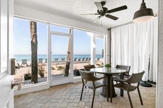 Beach House Resort 3 - 0