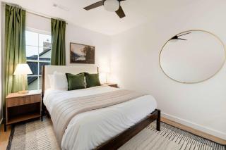 Downtown Luxe-Easy half a mi walk to DT New-Modern - 5