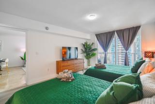 Luxury 2BD Condo | Sauna, Pool & Resort Access - 4