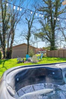 Holiday Bourbon Trail Family FUN-ZONE! Hottub! Arcade Games! Pool Table! Locally Owned Historic Pope House! 3900sqft! Right Outside of Bardstown! - 5