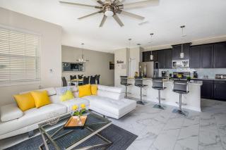 4929GC TOWNHOUSE 4 BEDROOMS & 3 BATHROOMS + POOL - 4