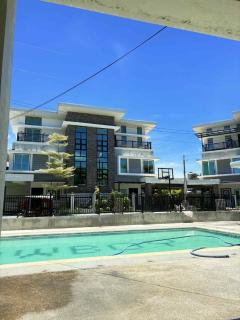Malibu A Residence SM Lanang SMX nearby House 4 BR - 2