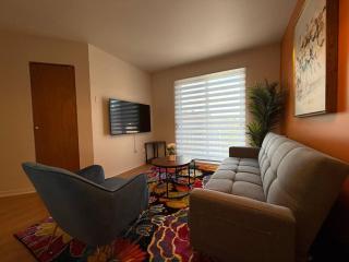 Free Parking! Family & Travel Comforts! Montreal & Downtown Adventures! - 3