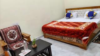 Sri Narayan Home Stay - 9
