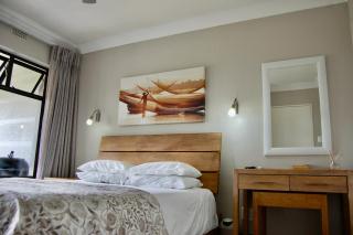 Modern self-catering apartment in a secure estate - 9