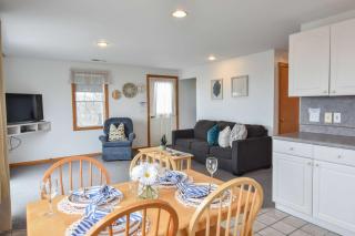 12217 - Beautiful Views of Cape Cod Bay Access to Private Beach Easy Access to P-Town - 2