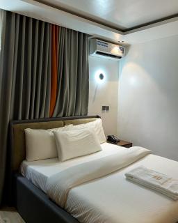 Spacious 3BR Garki Apartment Near Hospital Aso Rock - 2