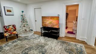 Perfect staycation in Ohio City, walk to W 25 st - 1