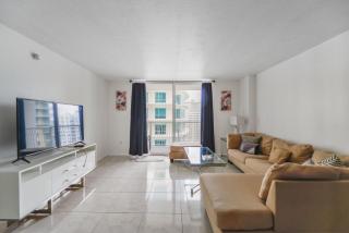 Luxe 2BD Unit | W Sauna, Pool & Gym access - 9