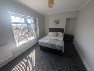 3BR Home Near Swansea City Centre - 7