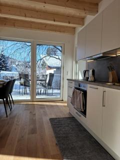 Cute House with terrace and garden - 9