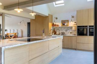 Seaview House - 5 Bedroom - Southgate - 8