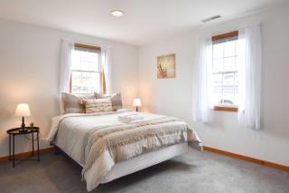 12218 - Beautiful Views of Cape Cod Bay Access to Private Beach Easy Access to P-Town - 3