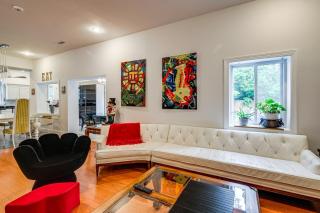 Stay Near DC! Group Getaway with Easy Metro Access - 4