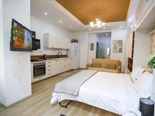 City Center Studio Walk to Everything - 5