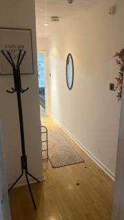 Cosy & Modern 2 Bedroom Apartment - 4