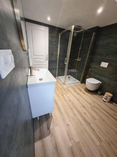 # LE 16 # Très bel Appartement 3 chambres rénové - 5