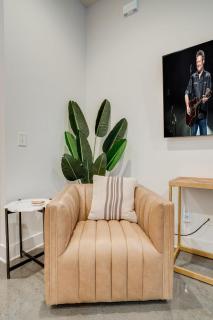 Lofts at 30th - Modern Escape - Mins to Broadway - 8