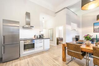 The Goethe Group Loft, 2 BR, 2 bath rooms, one living room, family friendly, 2-5 Guests - 6