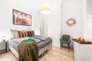 The Goethe Group Loft, 2 BR, 2 bath rooms, one living room, family friendly, 2-5 Guests - 8