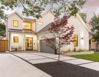 Stunning Modern Farmhouse with Pool - 8