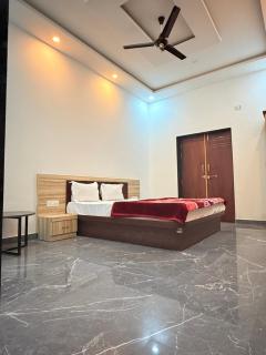 Radhe krishna hotel & Restaurant - 4