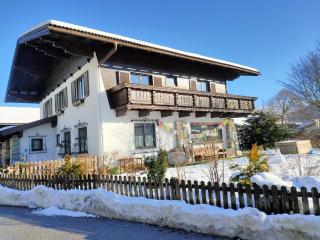 Smart Stay - Privates Zimmer & Bad im Untergeschoss - Kingsize Komfort fuer Zwei - 3