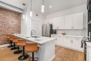 The Saddlery - Encore - 1 Block to Broadway - 8