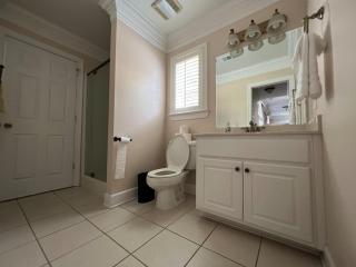 Beautiful Home on the Water - Savannah - 8