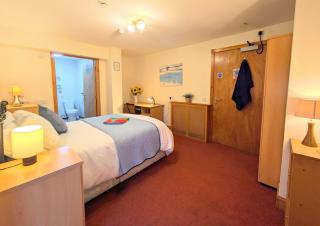 Hollybank - ensuite room & use of large shared kitchen - 7